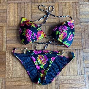 Victoria’s Secret push up triangle bikini